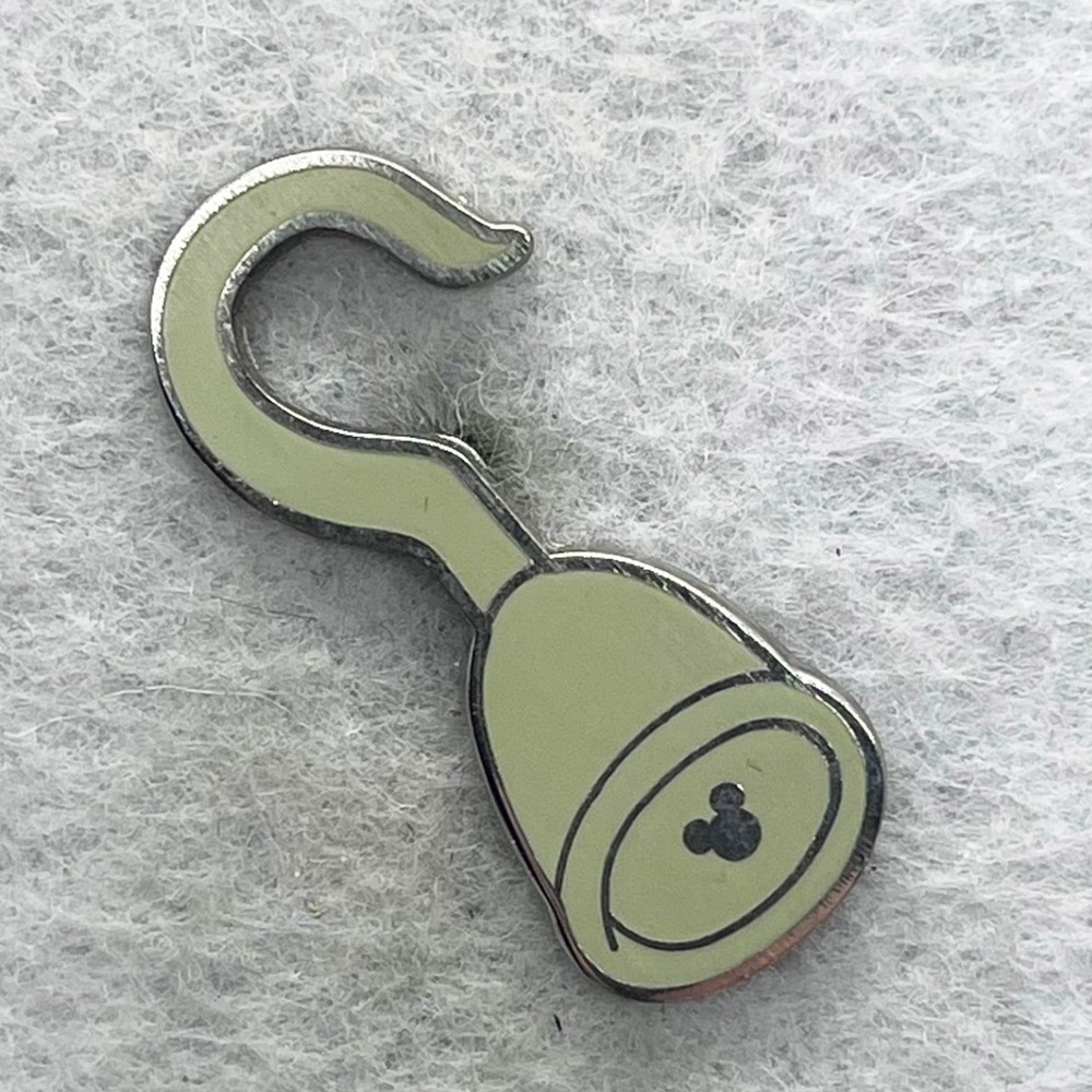 🔮 5/$25 Disney Peter Pan Captain Hook Pin